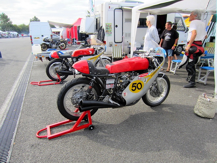 012  Coyote 2011 