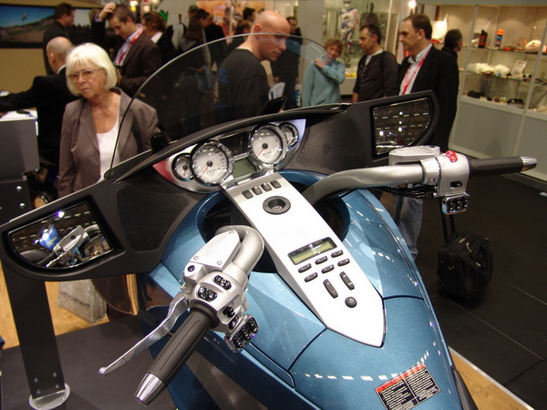 moto 020