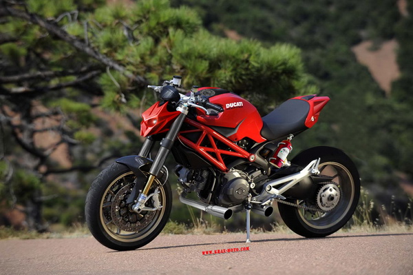 Monster-1100-krax-moto