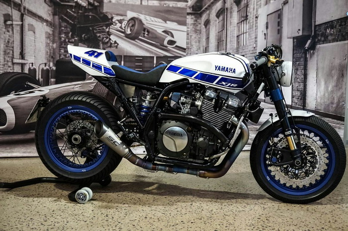 Moto 304