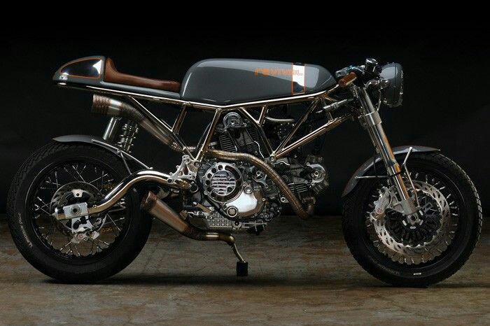 Moto 320