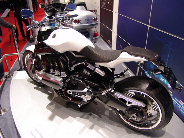moto 022
