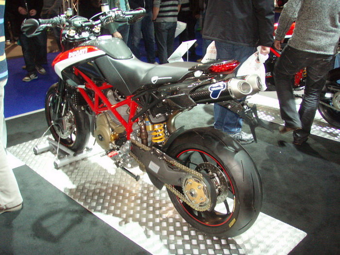 moto 208