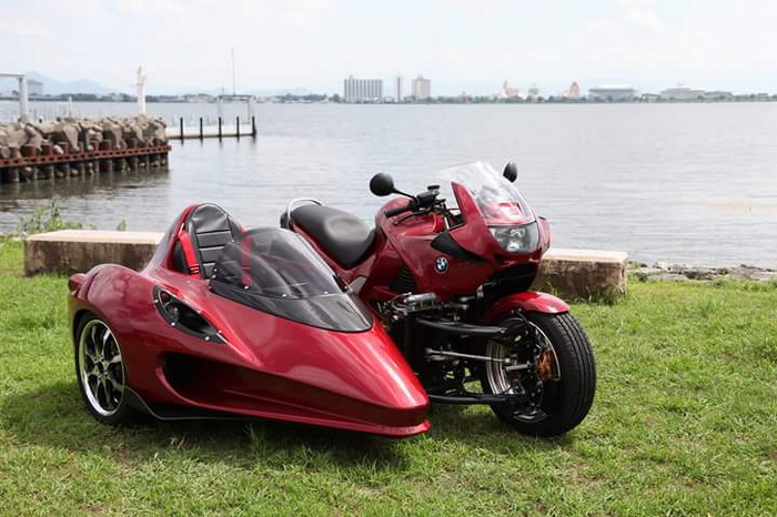 E 411