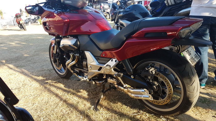 Moto 440