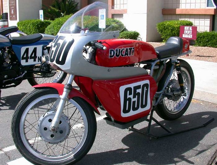 moto 215